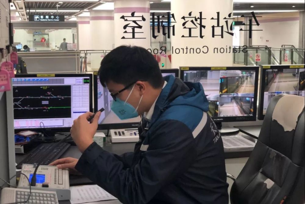 天津地铁预防管控地铁卖笔现象