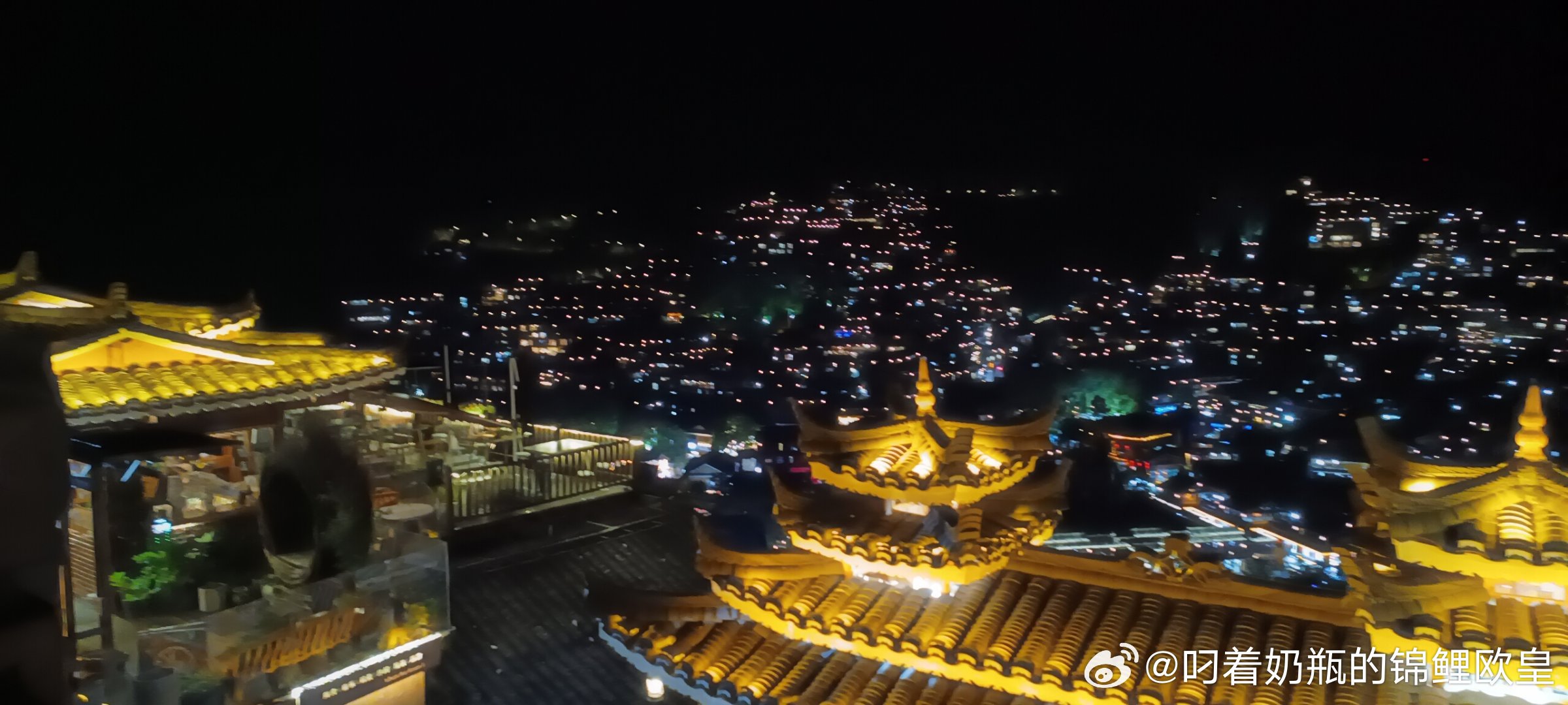 贵州vs山东夜景视频直播，凌晨两点，我蹲在屏幕前差点把手机啃了